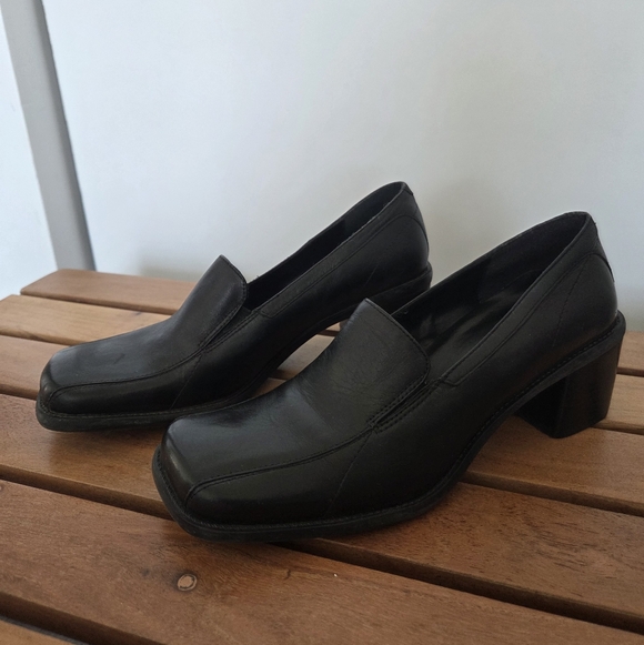 Bata Shoes - Bata Black Leather Block Heel Loafers - Like New